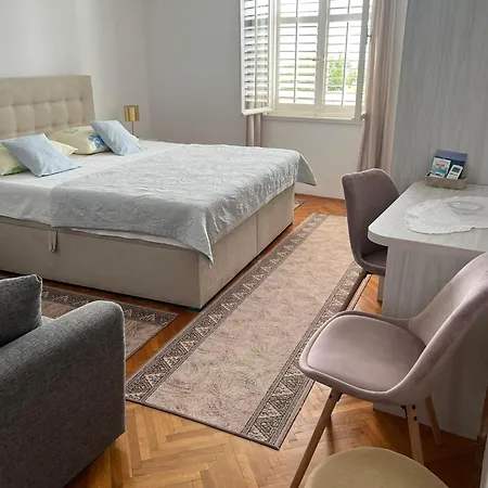 Guest house Old Town *